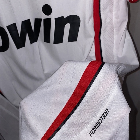 Kaká Retro AC Milan 2007 Champions league Jersey - Picture 7 of 9